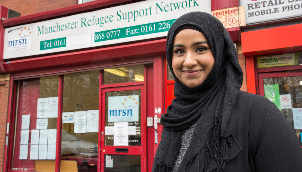 Innenfor disse røde veggene har Fatima Khalid arbeidplassen sin i Manchester. Foto: Kari Kløvstad Innenfor disse røde veggene har Fatima Khalid arbeidplassen sin i Manchester. Foto: Kari Kløvstad