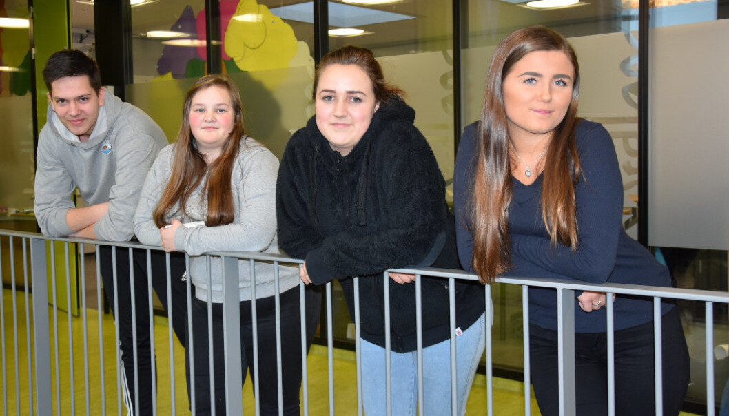 Kristian Valberg Johnsen, Silje Ingebrigtsen, Maria Andersen og Mia Enoksen har enten vært eller skal til London takket være Erasmus+. En ny erfaring for dem alle. Foto: Wenche Schjønberg Kristian Valberg Johnsen, Silje Ingebrigtsen, Maria Andersen og Mia Enoksen har enten vært eller skal til London takket være Erasmus+. En ny erfaring for dem alle. Foto: Wenche Schjønberg