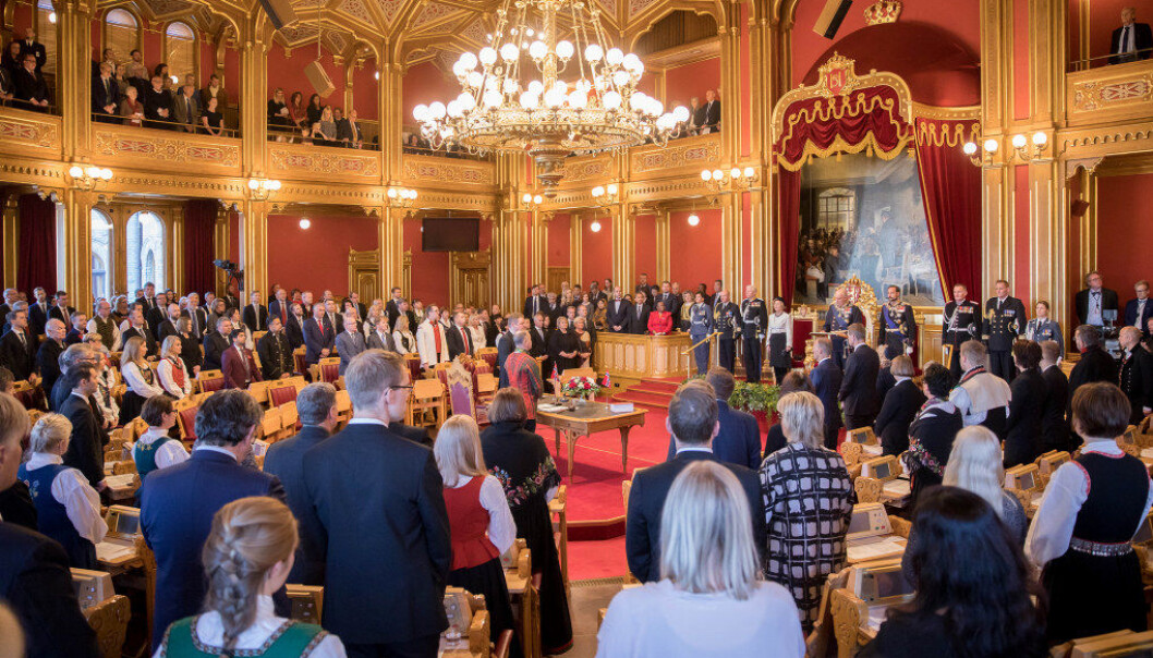 Stortinget ble åpnet på høytidelig vis i oktober. Og naturlig nok fikk alle partiene fremme sitt budskap før valget. Foto: Morten Brakestad / Stortinget Stortinget ble åpnet på høytidelig vis i oktober. Og naturlig nok fikk alle partiene fremme sitt budskap før valget. Foto: Morten Brakestad / Stortinget