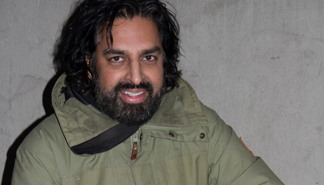 Komiker Zahid Ali elsket å perle og tegne i barnehagen, men måtte slutte da han fikk en lillebror. Kanskje var det fordi moren syntes det var unødvendig når hun uansett skulle være hjemme. Foto: Kjersti Salvesen Komiker Zahid Ali elsket å perle og tegne i barnehagen, men måtte slutte da han fikk en lillebror. Kanskje var det fordi moren syntes det var unødvendig når hun uansett skulle være hjemme. Foto: Kjersti Salvesen