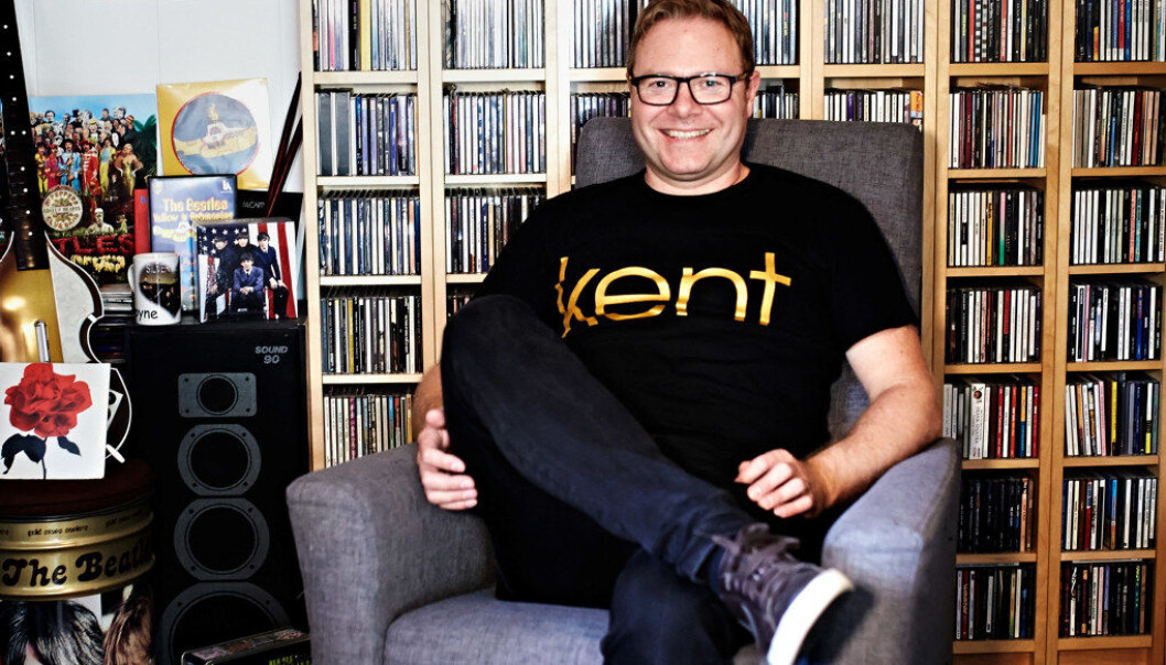 Styrer og frontfiguren i Barnehage-opprøret 2018, Royne Berget, liker å synge i band og jakte på gamle Beatles-cd-er. Han har et helt rom hjemme med Beatles-effekter. Foto: Geir Dokken Styrer og frontfiguren i Barnehage-opprøret 2018, Royne Berget, liker å synge i band og jakte på gamle Beatles-cd-er. Han har et helt rom hjemme med Beatles-effekter. Foto: Geir Dokken