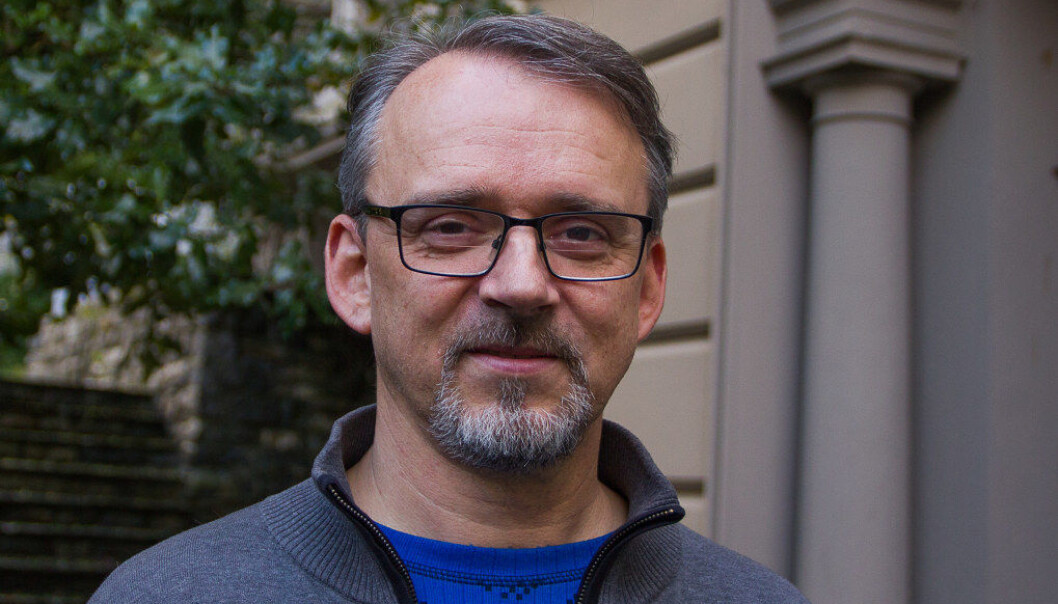 Vi skal se på både hvilke behov barnehagelærerne har og hvilke krav man bør kunne stille til dem, sier professor Kjetil Børhaug ved Universitetet i Bergen som leder den nye ekspertgruppa som skal se på barnehagelærerollen. Foto: Rakel Benon Vi skal se på både hvilke behov barnehagelærerne har og hvilke krav man bør kunne stille til dem, sier professor Kjetil Børhaug ved Universitetet i Bergen som leder den nye ekspertgruppa som skal se på barnehagelærerollen. Foto: Rakel Benon