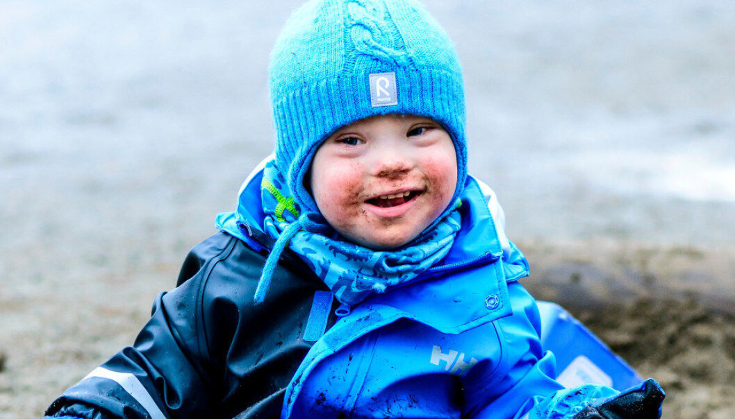 Adrian Ødegården har Downs syndrom og rett på 3 timer spesialpedagogisk opplæring hver uke. Ny rutiner gjør at de ansatte i barnehagen må gjøre oppgavene en spesialpedagog tidligere har gjort. Foto: TORE FJELD Adrian Ødegården har Downs syndrom og rett på 3 timer spesialpedagogisk opplæring hver uke. Ny rutiner gjør at de ansatte i barnehagen må gjøre oppgavene en spesialpedagog tidligere har gjort. Foto: TORE FJELD