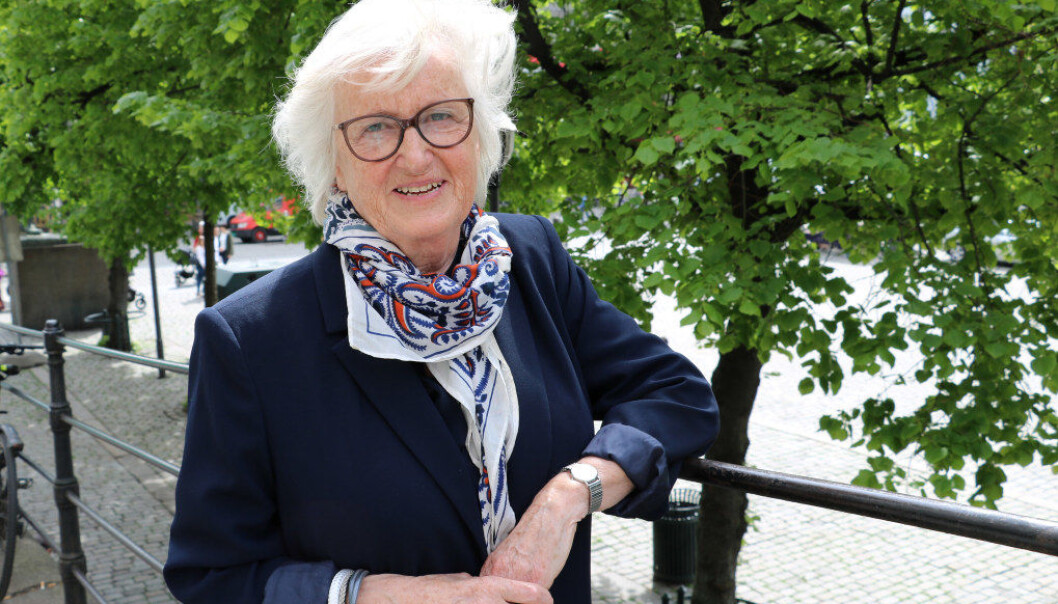 – Den nye rammeplanen er en ramme og må fortolkes av fagfolk i lys av loven og fagkunnskapen, sier professor emerita Berit Bae. Den er kortere og dermed mer krevende i forhold barnehagelærernes kompetanse og fagkunnskap. – Den nye rammeplanen er en ramme og må fortolkes av fagfolk i lys av loven og fagkunnskapen, sier professor emerita Berit Bae. Den er kortere og dermed mer krevende i forhold barnehagelærernes kompetanse og fagkunnskap.