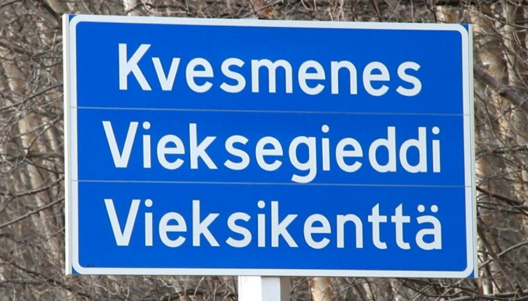 Kvesmenes i Storjord i Troms er et av få steder i landet som har skilt på tre språk: norsk, kvensk og finsk. Arkivfoto: Pål Vegard Eriksen, Halti Kvenkultursenter Kvesmenes i Storjord i Troms er et av få steder i landet som har skilt på tre språk: norsk, kvensk og finsk. Arkivfoto: Pål Vegard Eriksen, Halti Kvenkultursenter