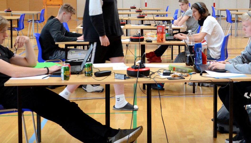 Elever bedømmes likt selv om det er forskjell i bruk av kilder og internettilgang. Arkivfoto: Utdanning Elever bedømmes likt selv om det er forskjell i bruk av kilder og internettilgang. Arkivfoto: Utdanning