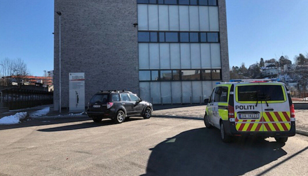 Fire personer er lettere skadd i en knivstikking i dag. Brynseng skole. Foto: Marianne Ruud Fire personer er lettere skadd i en knivstikking i dag. Brynseng skole. Foto: Marianne Ruud