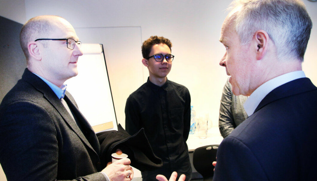 Steffen Handal og kunnskapsminister Jan Tore Sanner diskuterer etter at sistnevnte hadde presentert forslagene til nye læreplaner. Foto: Jørgen Jelstad.