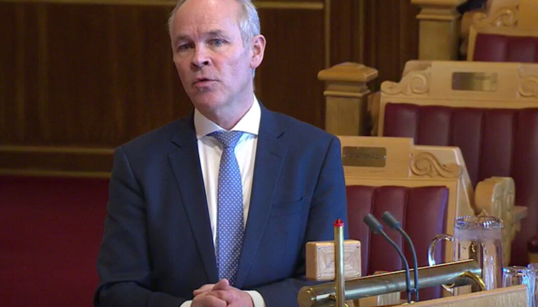 – Jeg kan bekrefte at økonomisk tilsyn er en av problemstillingene vi ønsker å gjøre noe med, sa kunnskapsminister Jan Tore Sanner i Stortingets muntlige spørretime i dag. Skjermdump fra Stortinget.no – Jeg kan bekrefte at økonomisk tilsyn er en av problemstillingene vi ønsker å gjøre noe med, sa kunnskapsminister Jan Tore Sanner i Stortingets muntlige spørretime i dag. Skjermdump fra Stortinget.no