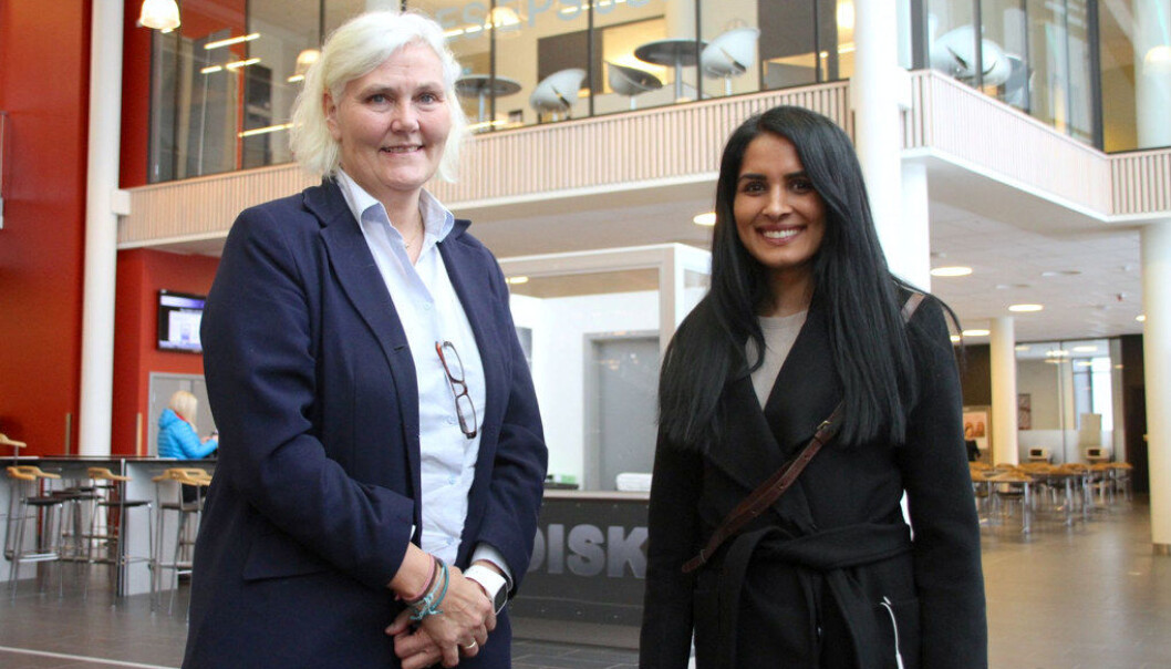 Rektor Linn-Siri Jensen (til venstre) og bystyremedlem Saida Begum (H) er enige om at nærskoleprinsippet er lite egnet som inntakssystem til videregående skoler i Oslo. Foto: Karl Andreas Kjelstrup/Nordre Aker Budstikke Rektor Linn-Siri Jensen (til venstre) og bystyremedlem Saida Begum (H) er enige om at nærskoleprinsippet er lite egnet som inntakssystem til videregående skoler i Oslo. Foto: Karl Andreas Kjelstrup/Nordre Aker Budstikke