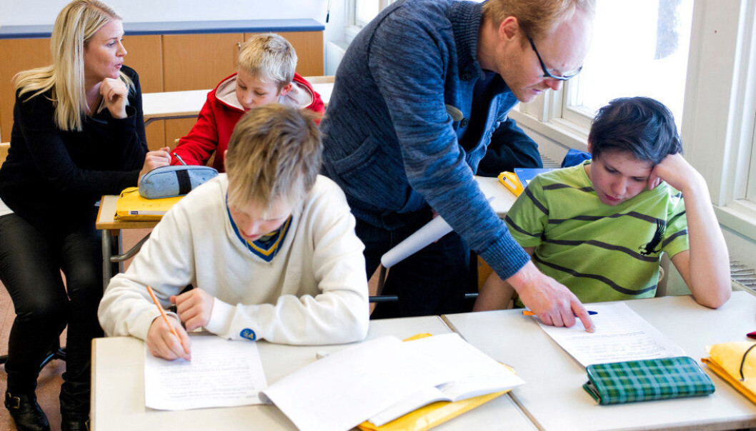 Sverige er et av landene som har innført en sertifiseringsordning for lærere. Dette skal også utredes i Norge, står det i den politiske plattformen til den nye firepartiregjeringen. Ill. foto: Erik M. Sundt Sverige er et av landene som har innført en sertifiseringsordning for lærere. Dette skal også utredes i Norge, står det i den politiske plattformen til den nye firepartiregjeringen. Ill. foto: Erik M. Sundt