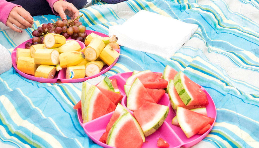 Alle ungdomsskoleelever i Oslo skal etter hvert få tilbud om gratis frukt. Ill. foto: Erik M. Sundt Alle ungdomsskoleelever i Oslo skal etter hvert få tilbud om gratis frukt. Ill. foto: Erik M. Sundt