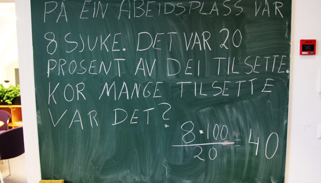 – Nynorskelevar må få møte språket sitt på tavla i fleire fag enn norsk, meiner Einar Schibevaag i Rogaland Mållag, og stør framlegget frå den nye regjeringa. Ill. foto: Kirsten Ropeid – Nynorskelevar må få møte språket sitt på tavla i fleire fag enn norsk, meiner Einar Schibevaag i Rogaland Mållag, og stør framlegget frå den nye regjeringa. Ill. foto: Kirsten Ropeid