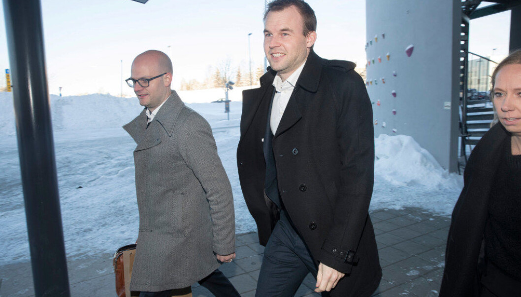 KrFs nestleder Kjell Ingolf Ropstad før landsstyremøtet hvor de skal ta stilling til den fremforhandlede regjeringsplattfomen på Gardermoen. Han er flankert av kommunikasjonsrådgiver Stig-Øyvind Blystad og politisk rådgiver Jorunn Hallaråker. Foto: Terje Bendiksby / NTB scanpix KrFs nestleder Kjell Ingolf Ropstad før landsstyremøtet hvor de skal ta stilling til den fremforhandlede regjeringsplattfomen på Gardermoen. Han er flankert av kommunikasjonsrådgiver Stig-Øyvind Blystad og politisk rådgiver Jorunn Hallaråker. Foto: Terje Bendiksby / NTB scanpix