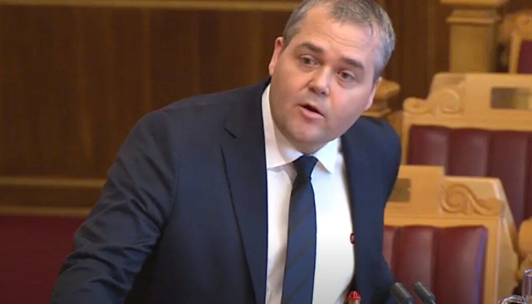 – Ja, svarte stortingsrepresentant Roy Steffensen (Frp) kort på spørsmålet om han anser studentenes motstand mot endringer i stipendordningen som «sutring». Skjermdump fra Stortinget.no – Ja, svarte stortingsrepresentant Roy Steffensen (Frp) kort på spørsmålet om han anser studentenes motstand mot endringer i stipendordningen som «sutring». Skjermdump fra Stortinget.no