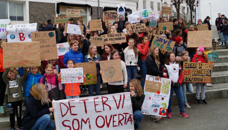 Over hele landet deltok titusenvis av norske skolebarn og ungdommer i demonstrasjoner for å kjempe for miljøet. Her fra demonstrasjonen i Farsund i Vest-Agder. Foto: Margrethe Nordfonn