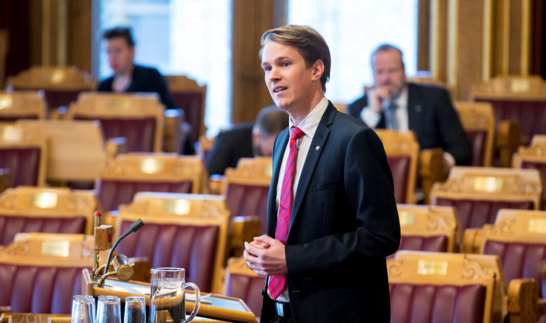 Arbeiderpartiets Torstein Tvedt Solberg mener det er hårreisende at ikke regjeringa fullfinansierer lærerutdanninga. Arbeiderpartiets Torstein Tvedt Solberg mener det er hårreisende at ikke regjeringa fullfinansierer lærerutdanninga.