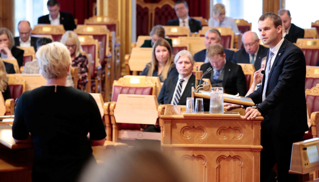 KrFs Kjell Ingolf Ropstad i debatt med finansminister Siv Jensen (FrP) etter finanstalen i forbindelse med regjeringens fremleggelse av statsbudsjettet for 2019. Foto: Håkon Mosvold Larsen / NTB scanpix KrFs Kjell Ingolf Ropstad i debatt med finansminister Siv Jensen (FrP) etter finanstalen i forbindelse med regjeringens fremleggelse av statsbudsjettet for 2019. Foto: Håkon Mosvold Larsen / NTB scanpix