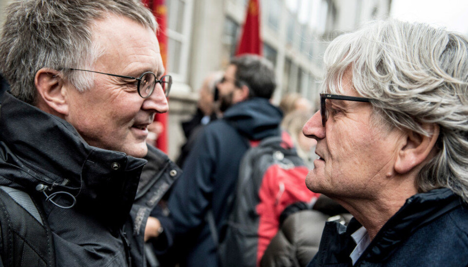 Leder for Danmarks Lærerforening, Anders Bondo Christensen (t.v), i samtale med Erik Schmidt før rettssaken mellom Schmidt og Odense Kommune startet i Østre Landsret tirsdag 30. oktober 2018. Foto: Mads Claus Rasmussen/Ritzau Scanpix Leder for Danmarks Lærerforening, Anders Bondo Christensen (t.v), i samtale med Erik Schmidt før rettssaken mellom Schmidt og Odense Kommune startet i Østre Landsret tirsdag 30. oktober 2018. Foto: Mads Claus Rasmussen/Ritzau Scanpix