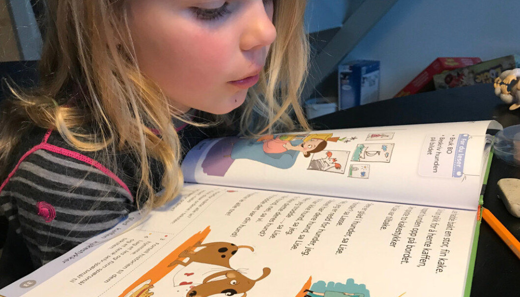 Jenter har bedre resultater på leseprøver enn gutter i alle land. I Norge er det imidlertid et større gap i leseferdigheter mellom gutter og jenter enn i mange andre land. Ill.foto: Paal Svendsen Jenter har bedre resultater på leseprøver enn gutter i alle land. I Norge er det imidlertid et større gap i leseferdigheter mellom gutter og jenter enn i mange andre land. Ill.foto: Paal Svendsen