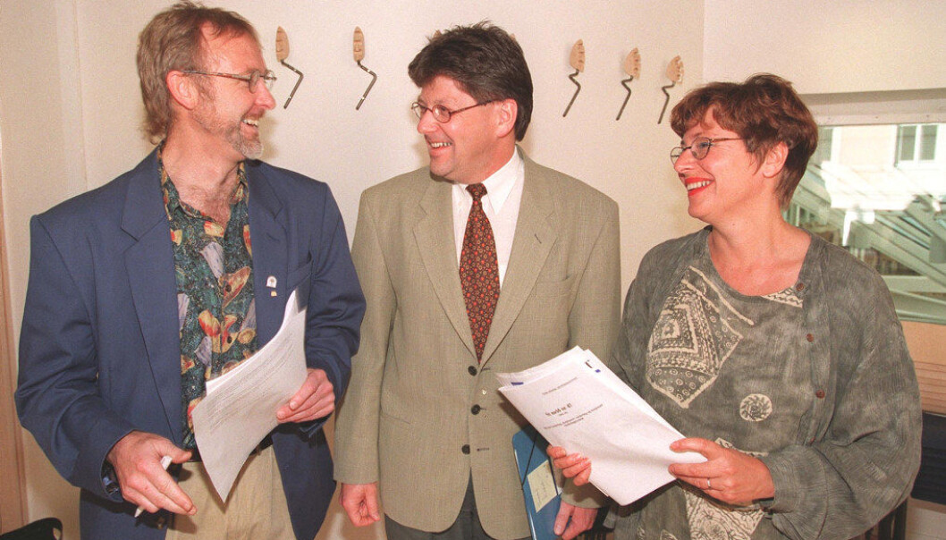 Tre kjente skikkelser fra lærerforbundene på 1990-tallet (og senere): Lærerforbundets leder Anders Folkestad, Lærerlagets leder Helga Hjetland og utdanningsminister Reidar Sandal (midten). NTB-foto: Lise Åserud Tre kjente skikkelser fra lærerforbundene på 1990-tallet (og senere): Lærerforbundets leder Anders Folkestad, Lærerlagets leder Helga Hjetland og utdanningsminister Reidar Sandal (midten). NTB-foto: Lise Åserud