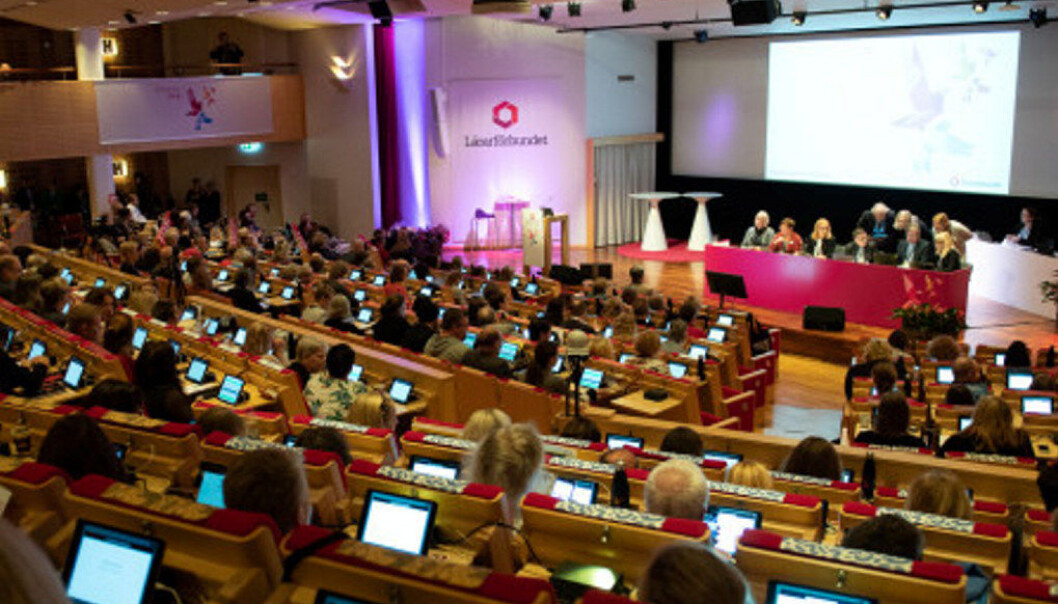 Etter påtrykk frå fleire lokalavdelingar vedtok Lärarförbundets sin kongress å presisere at den redaksjonelle fridomen òg gjeld omtale av forbundet sjølv. Bildet er frå votering i ei anna sak. Foto Lärarförbundet Etter påtrykk frå fleire lokalavdelingar vedtok Lärarförbundets sin kongress å presisere at den redaksjonelle fridomen òg gjeld omtale av forbundet sjølv. Bildet er frå votering i ei anna sak. Foto Lärarförbundet