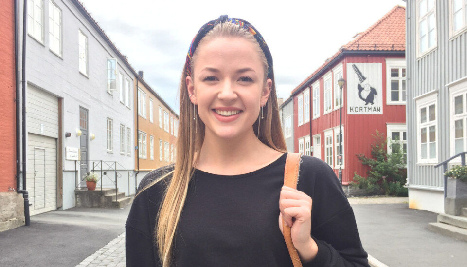 Åshild Krogsrud har langt over fem i karaktersnitt og søkte lektor i engelsk-utdanningen ved Norges naturvitenskapelige universitet i Trondheim. Der kreves det 51 studiepoeng, men man må også ha fire i matematikk. Det har ikke Åshild. Foto: Dagfinn Krogsrud.