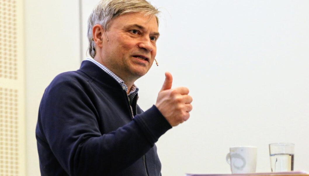 Av Utdanningsforbundets medlemmer i universitets- og høgskolessektoren er hver fjerde svært misfornøyd med lønna, meldte Fafo-forsker Bård Jordfald da han presenterte Utdanningsforbundets medlemsundersøkelse. Foto: Jørgen Jelstad. Av Utdanningsforbundets medlemmer i universitets- og høgskolessektoren er hver fjerde svært misfornøyd med lønna, meldte Fafo-forsker Bård Jordfald da han presenterte Utdanningsforbundets medlemsundersøkelse. Foto: Jørgen Jelstad.