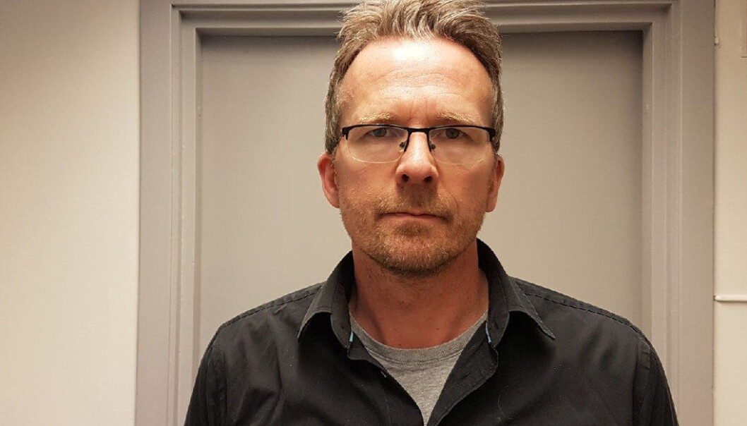 Det er godt mulig noen går av tidligere fordi lærere over en viss alder ikke blir prioritert for videreutdanning. Det er vanskelig å stå i jobb uten å føle tillit fra arbeidsgiver, sier Geir Røsvoll, lokallagsleder i Utdanningsforbundet i Trondheim. Foto: Privat Det er godt mulig noen går av tidligere fordi lærere over en viss alder ikke blir prioritert for videreutdanning. Det er vanskelig å stå i jobb uten å føle tillit fra arbeidsgiver, sier Geir Røsvoll, lokallagsleder i Utdanningsforbundet i Trondheim. Foto: Privat