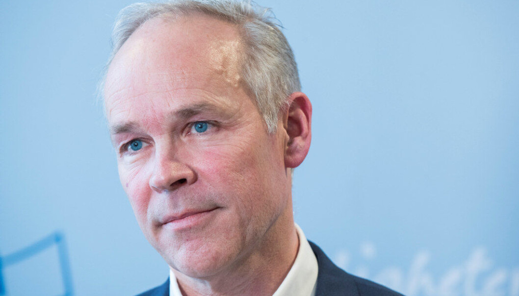 Kunnskapsminister Jan Tore Sanner (H) vil ha en gjennomgang av regelverket for å vurdere en endring som skal hinde at overgrepsdømte får jobbe i den videregående skolen. Han mener samtidig at skoleeieren må ha stor handlefrihet. Foto: Vidar Ruud / NTB scanpix Kunnskapsminister Jan Tore Sanner (H) vil ha en gjennomgang av regelverket for å vurdere en endring som skal hinde at overgrepsdømte får jobbe i den videregående skolen. Han mener samtidig at skoleeieren må ha stor handlefrihet. Foto: Vidar Ruud / NTB scanpix