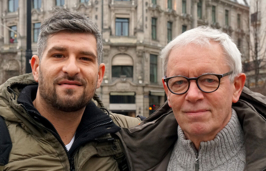 Ifølge Leo selv var han en rastløs tenåring. – Den uroen skjulte du godt. Jeg oppfattet deg som rolig, høflig og skarp, parerer Jens Morten. Foto: Marianne Ruud Ifølge Leo selv var han en rastløs tenåring. – Den uroen skjulte du godt. Jeg oppfattet deg som rolig, høflig og skarp, parerer Jens Morten. Foto: Marianne Ruud