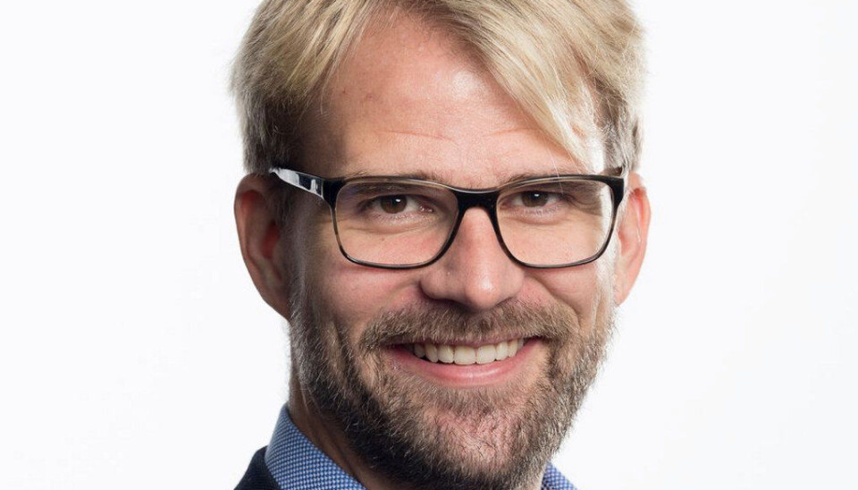 Roger Valhammer vil undervise det norske folk om mobbing. – Barn gjør som voksne gjør, ikke som de sier. Derfor kan ikke hets, trusler og personangrep få ta så stor plass i for eksempel sosiale medier som det gjør, sier han. Foto: Bergen kommune