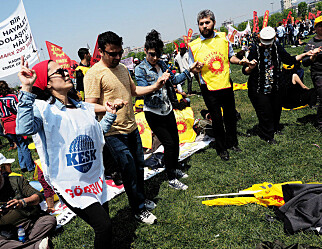 Presset øker mot tyrkiske lærere