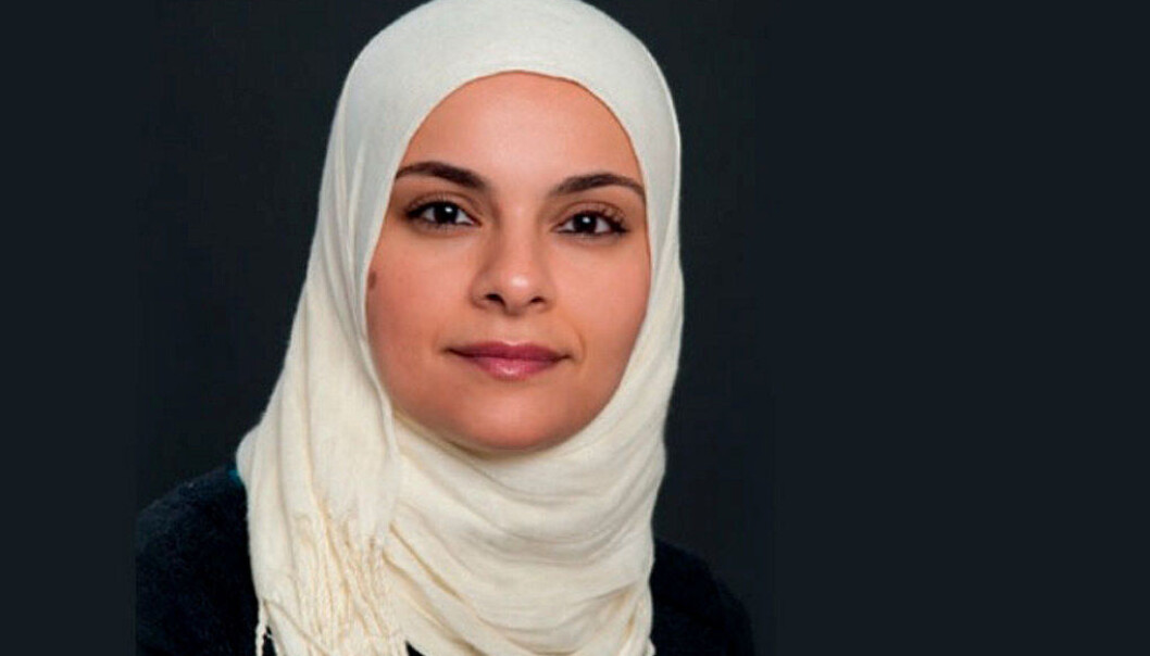Hanan Mohamed Abdelrahman (36) underviser ved Lofsrud ungdomsskole i Oslo og vant Holmboeprisen for 2017. – Alle som sier at lærere jobber lite og har lange ferier, burde få straffelekse. Vi jobber ræva av oss, sier hun. Foto: J.M. Stenersens forlag Hanan Mohamed Abdelrahman (36) underviser ved Lofsrud ungdomsskole i Oslo og vant Holmboeprisen for 2017. – Alle som sier at lærere jobber lite og har lange ferier, burde få straffelekse. Vi jobber ræva av oss, sier hun. Foto: J.M. Stenersens forlag