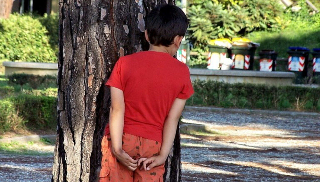 Det bildet mange har av mobbing blant gutter, med en guttegjeng i skolegården som sparker og slår en stakkar som ligger i midten, den forekom omtrent ikke ved de skolene forskerne hadde sett nærmere på. Foto: Rita Mezzela, Free Images Det bildet mange har av mobbing blant gutter, med en guttegjeng i skolegården som sparker og slår en stakkar som ligger i midten, den forekom omtrent ikke ved de skolene forskerne hadde sett nærmere på. Foto: Rita Mezzela, Free Images