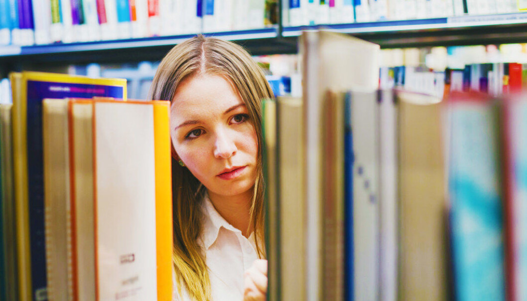 Pedagogikkbøker anmeldes ikke i avisenes bokkritikkspalter. Det finnes ingen Bragepris for en fremragende pedagogikktekst, til tross for at selve feltet angår oss alle om vi er fagpedagoger, lærere, foreldre og besteforeldre eller andre interesserte i barns og unges læring og barnehage- og skolegang, skriver Kirsti Tveitereid i Bedre skole. Foto: Fotolia.com Pedagogikkbøker anmeldes ikke i avisenes bokkritikkspalter. Det finnes ingen Bragepris for en fremragende pedagogikktekst, til tross for at selve feltet angår oss alle om vi er fagpedagoger, lærere, foreldre og besteforeldre eller andre interesserte i barns og unges læring og barnehage- og skolegang, skriver Kirsti Tveitereid i Bedre skole. Foto: Fotolia.com