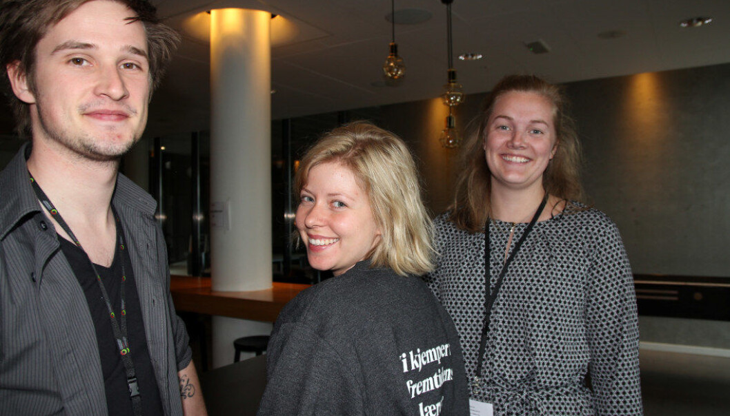 Jonas Bråthen (23), Alva Eide (26) og Tonje Frafjord (23) på fylkesårsmøte i Utdanningsforbundet Rogaland. Foto: Sonja Holterman Jonas Bråthen (23), Alva Eide (26) og Tonje Frafjord (23) på fylkesårsmøte i Utdanningsforbundet Rogaland. Foto: Sonja Holterman