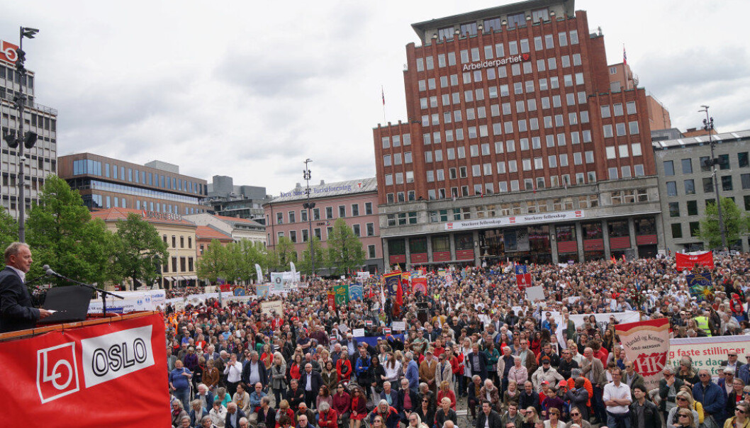 – I 2015 hadde vi landets lengste barnehagekøer. Vi mener det er en kjerneoppgave at vi skal ta vare på ungene våre, sa byrådsleder Raymond Johansen (Ap) under 1.mai-talen på Youngstorget i Oslo i dag. Foto: Marianne Ruud – I 2015 hadde vi landets lengste barnehagekøer. Vi mener det er en kjerneoppgave at vi skal ta vare på ungene våre, sa byrådsleder Raymond Johansen (Ap) under 1.mai-talen på Youngstorget i Oslo i dag. Foto: Marianne Ruud