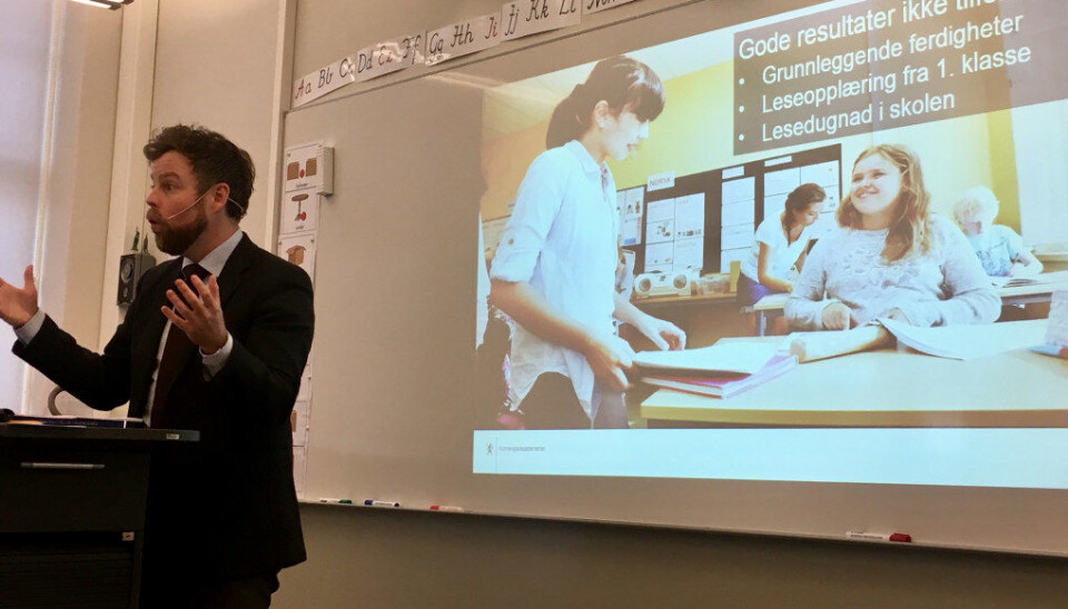 Norske elever leser bedre enn for 5 år siden, men guttene henger etter. Her er kunnskapsminister Torbjørn Røe Isaksen på presentasjonen av PIRLS 2016 på Berg skole i Oslo. Foto: Sonja Holterman.