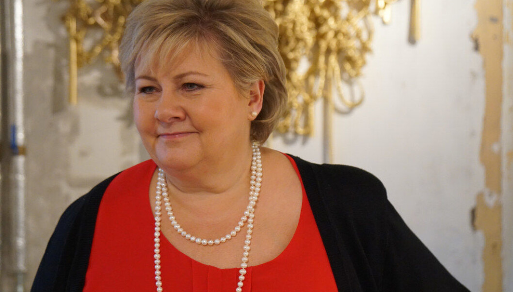 Erna Solberg sier til Utdanning at skolen har et medansvar for å bekjempe hatytringer. - Men skal vi lykkes, må også foreldre tenke på hva de sier rundt middagsbordet. Foto: Marianne Ruud Erna Solberg sier til Utdanning at skolen har et medansvar for å bekjempe hatytringer. - Men skal vi lykkes, må også foreldre tenke på hva de sier rundt middagsbordet. Foto: Marianne Ruud