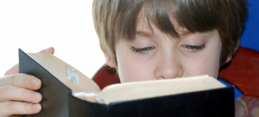 Forskning: Mange jenter på skolen styrker guttenes leseferdigheter