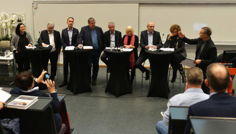 Partene i arbeidslivet og regjeringen deltok i debatt om endring av offentlig tjenestepensjon på BI onsdag. Fra venstre: Elisabeth Holvik, sjeføkonom Sparebank1, Stein Gjerding, sjeføkonom Spekter, Tor Arne Gangsø, direktør for arbeidsliv, KS, Dag Westhrin, sekretær LO Stat, Pål N. Arnesen, leder YS Stat, Ragnhild Lied, leder Unio, Anders Kvam, leder Akademikerne Stat og Christl Kvam (H), statssekretær arbeids- og sosialdepartementet.