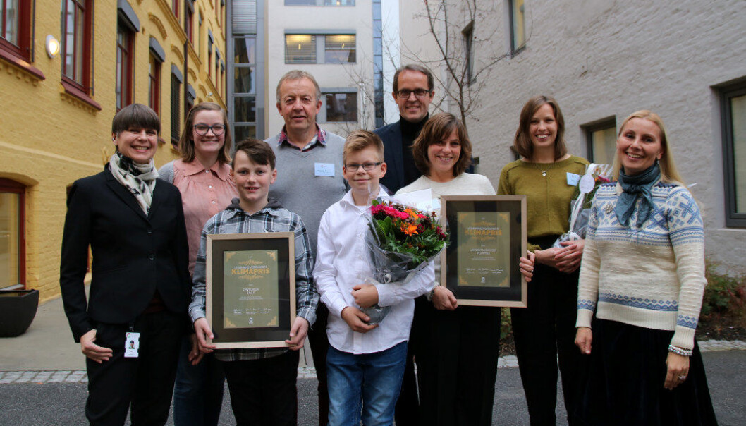 Gro Hartveit (Utdanningsforbundet), Silje Lundberg (Naturvernforbundet), Eskil Kvermo (Omvikdalen skule), Bjørn Rune Bergane (Omvikdalen skule), Magnus Haugse (Omvikdalen skule), Hans Erik Lefdal (lærerutdanningen NMBU), Astrid Sinnes (lærerutdanningen NMBU), Ingrid Eikeland (lærerutdanningen NMBU) og Monica Rimestad (Tryg). Foto: Utdanningsforbundet Gro Hartveit (Utdanningsforbundet), Silje Lundberg (Naturvernforbundet), Eskil Kvermo (Omvikdalen skule), Bjørn Rune Bergane (Omvikdalen skule), Magnus Haugse (Omvikdalen skule), Hans Erik Lefdal (lærerutdanningen NMBU), Astrid Sinnes (lærerutdanningen NMBU), Ingrid Eikeland (lærerutdanningen NMBU) og Monica Rimestad (Tryg). Foto: Utdanningsforbundet