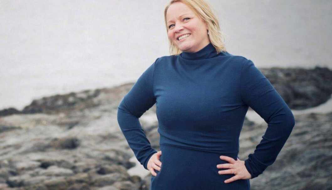 SVs nye utdanningspolitiker Mona Lill Fagerås mener regjeringen bryter barnehageforliket med sitt forslag om økt makspris i barnehagen. Foto: SV SVs nye utdanningspolitiker Mona Lill Fagerås mener regjeringen bryter barnehageforliket med sitt forslag om økt makspris i barnehagen. Foto: SV