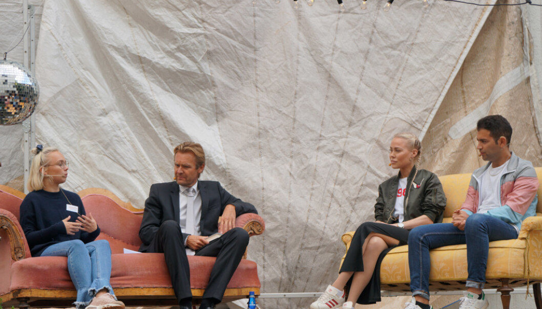 De snakket om spiseforstyrrelser og psykiske lidelser hos unge. Fra venstre Elin Heitmann, Erik Wold, Ingeborg Senneset og Mani Hussaini. De snakket om spiseforstyrrelser og psykiske lidelser hos unge. Fra venstre Elin Heitmann, Erik Wold, Ingeborg Senneset og Mani Hussaini.
