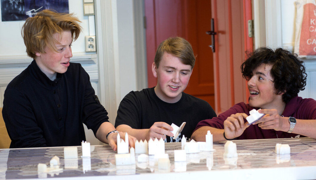 Rothaugen skole: Både Ola Schei, Sebastian Lavik og Andreas Krogrud fikk gode karakterer på eksamenene sine. Foto: Silje Katrine Robinson Rothaugen skole: Både Ola Schei, Sebastian Lavik og Andreas Krogrud fikk gode karakterer på eksamenene sine. Foto: Silje Katrine Robinson