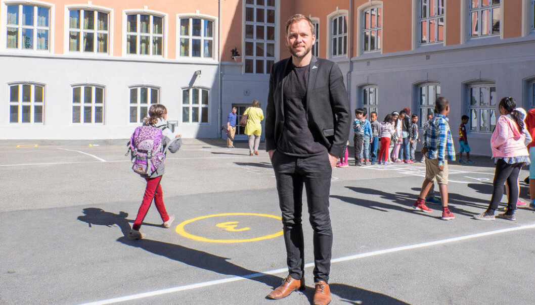 SV-leder Audun Lysbakken mener forslaget fra Arbeiderpartiet om lærertetthet, ikke er godt nok. Her er han på Tøyen skole i 2015. Foto: Torstein Bøe / NTB scanpix SV-leder Audun Lysbakken mener forslaget fra Arbeiderpartiet om lærertetthet, ikke er godt nok. Her er han på Tøyen skole i 2015. Foto: Torstein Bøe / NTB scanpix