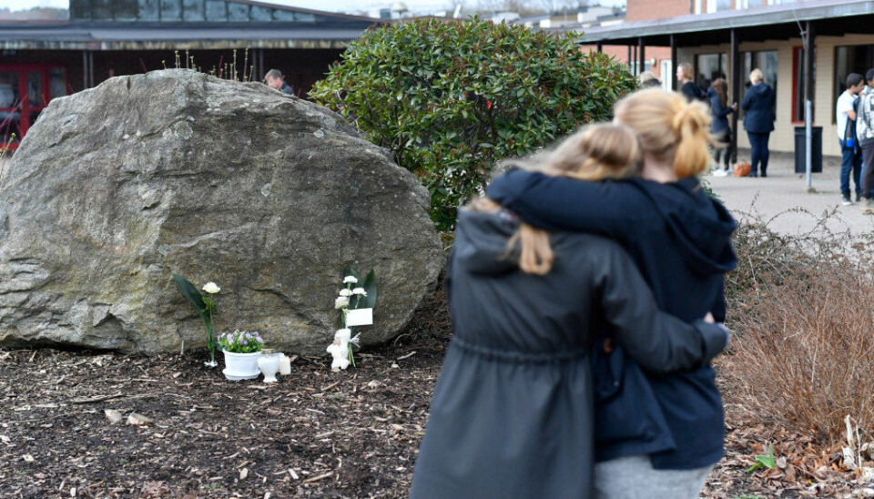 Tre elever ved Ängskolan i Mark kommune sørøst for Göteborg omkom i bussulykken i Härjedalen søndag. Fem regnes fortsatt som kritisk skadd. Foto Björn Larsson Rosvall/TT/NTB Scanpix