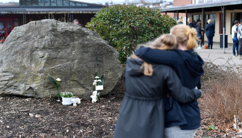Tre elever ved Ängskolan i Mark kommune sørøst for Göteborg omkom i bussulykken i Härjedalen søndag. Fem regnes fortsatt som kritisk skadd. Foto Björn Larsson Rosvall/TT/NTB Scanpix Tre elever ved Ängskolan i Mark kommune sørøst for Göteborg omkom i bussulykken i Härjedalen søndag. Fem regnes fortsatt som kritisk skadd. Foto Björn Larsson Rosvall/TT/NTB Scanpix