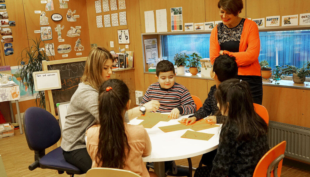 Rommen skole i Oslo er en av skolene som er med på byrådets nye skolesatsing. Skolen fikk fem ekstra lærerstillinger høsten 2016. Her er byråd Tone Tellevik Dahl på besøk på skolen for å finne ut av hvordan de ekstra lærerne jobber. Foto: Marianne Ruud Rommen skole i Oslo er en av skolene som er med på byrådets nye skolesatsing. Skolen fikk fem ekstra lærerstillinger høsten 2016. Her er byråd Tone Tellevik Dahl på besøk på skolen for å finne ut av hvordan de ekstra lærerne jobber. Foto: Marianne Ruud